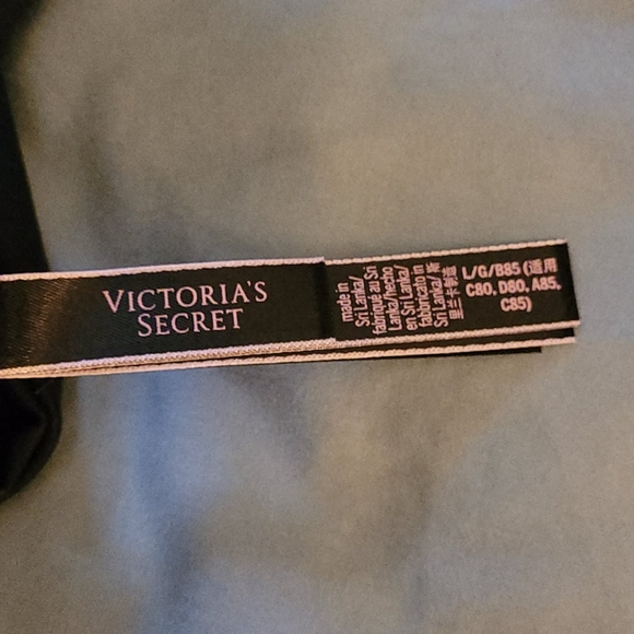 Victoria Secret Sports Bra - Picture 4 of 4